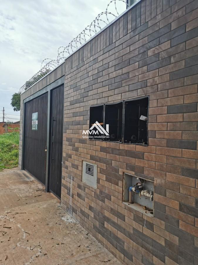Casa à venda com 3 quartos, 78m² - Foto 1