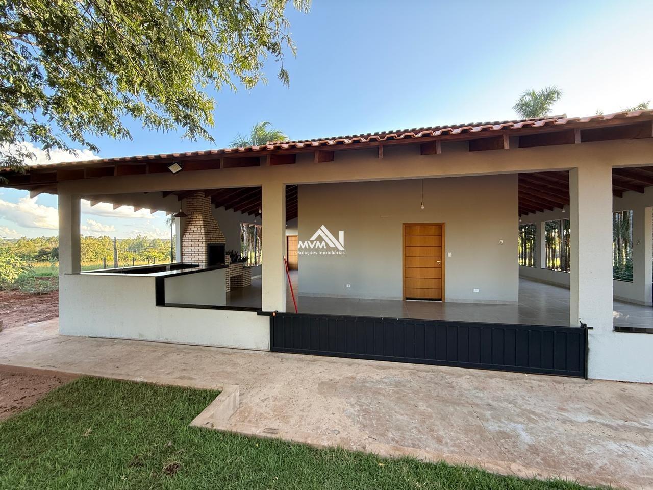 Chácara à venda com 2 quartos, 145000m² - Foto 1