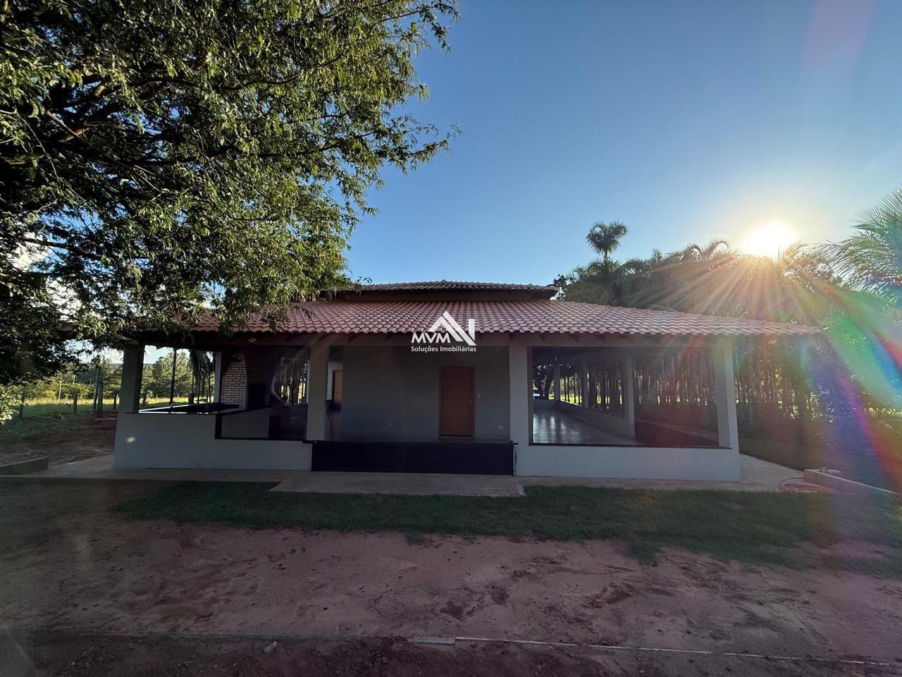 Chácara à venda com 2 quartos, 145000m² - Foto 2
